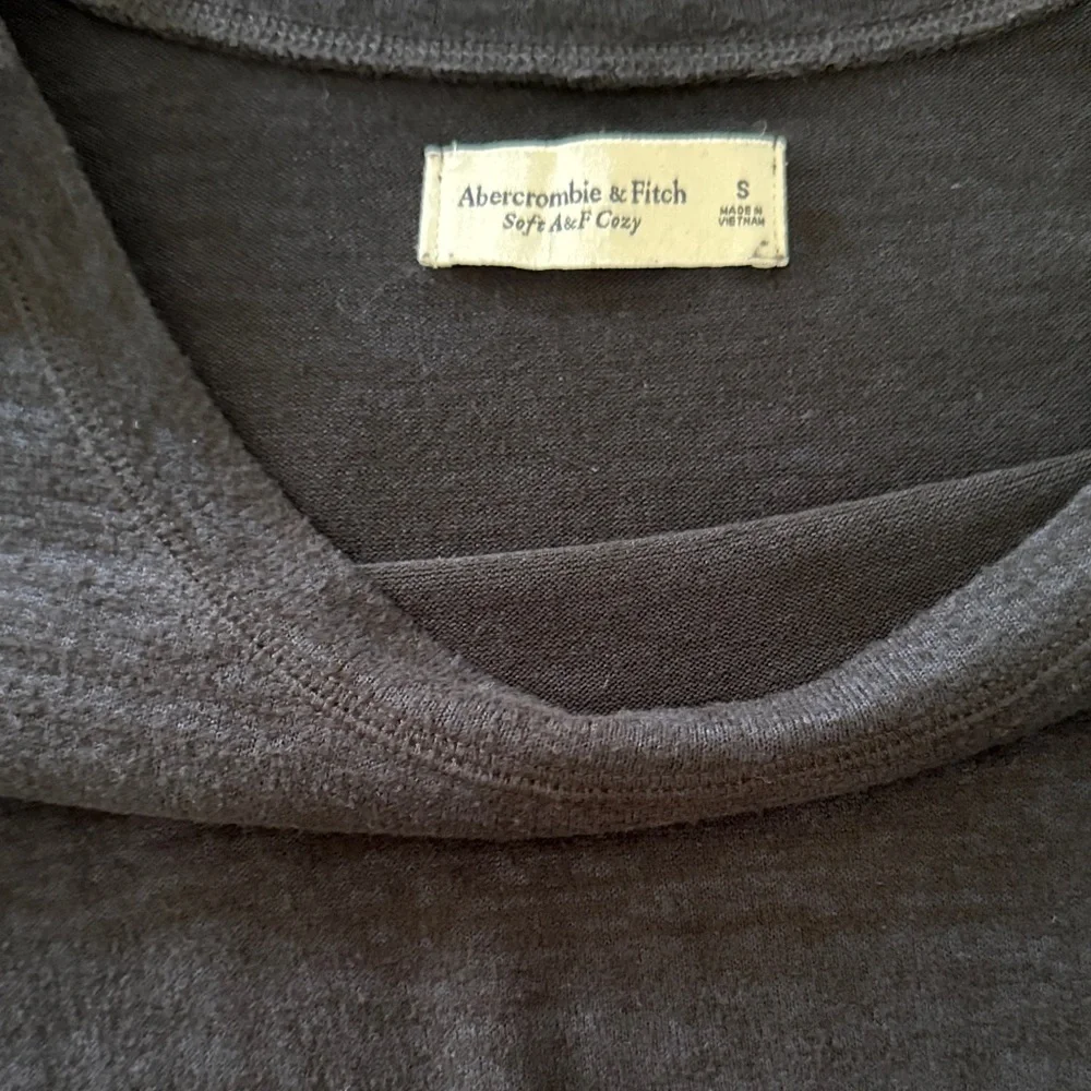 Abercrombie Black with Blue undertone Women's Top - Picture 3 of 4